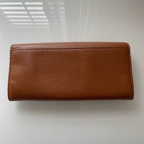 Michael Kors brown pebble leather continental wallet. - Picture 2 of 8